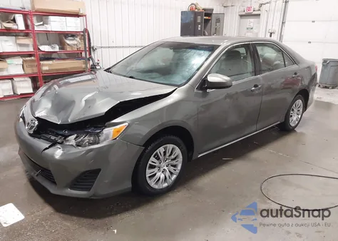 2014 Toyota Camry Le z USA, uszkodzony, nr VIN 4T4BF1FK2ER436355